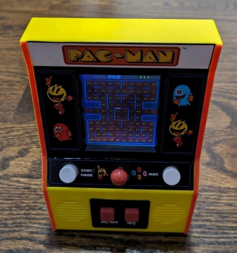 Atari pac man retro hand - atari,